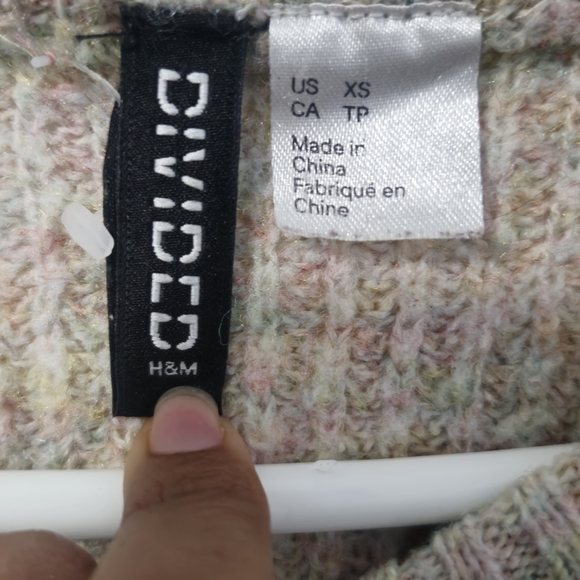 H&M Cream Crew Neck Sweater with Ribbed Texture - Picture 3 of 3